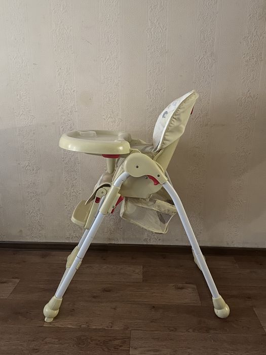 Детский стульчик для кормления