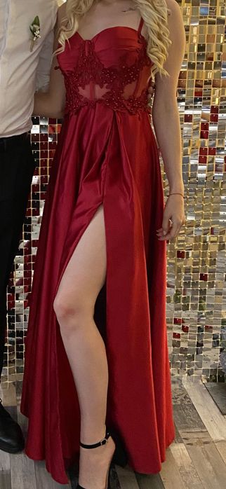 Официална рокля с дантела