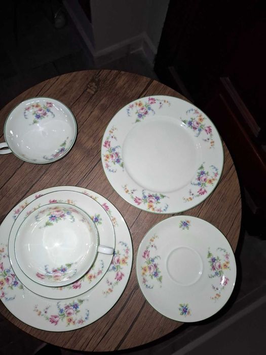 Тройни порцеланови сетове