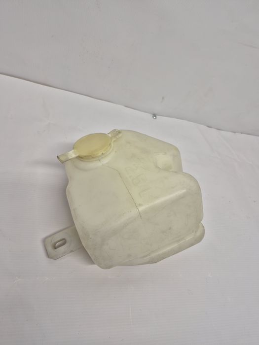 Бачок омывателя BMW E36