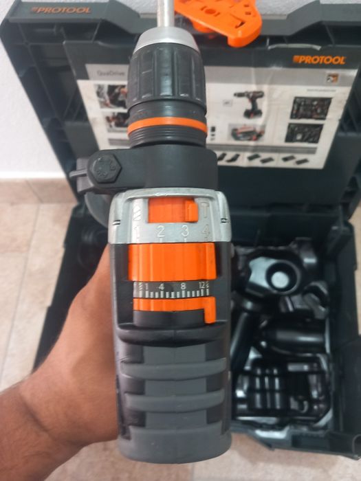 Autofiletanta cu percutie marca protool
