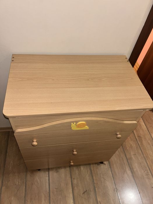 Бебешки скрин с 3 врати