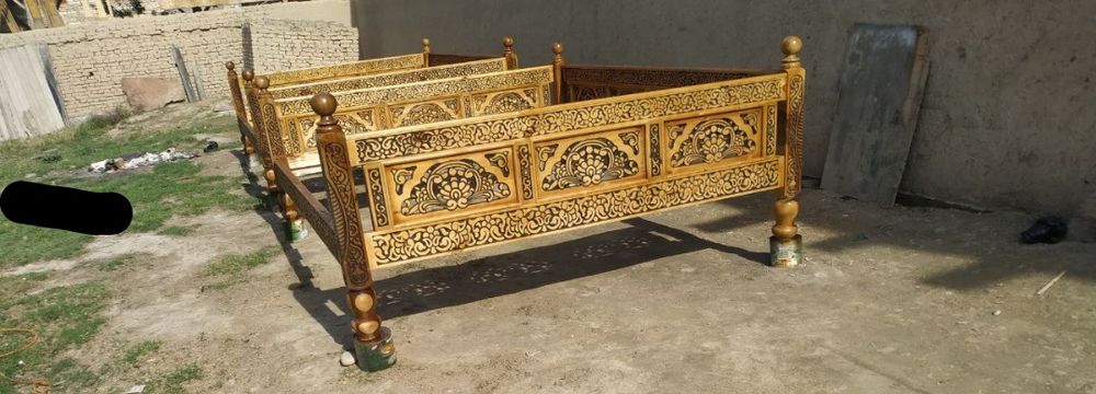 Топчан из ореха новый