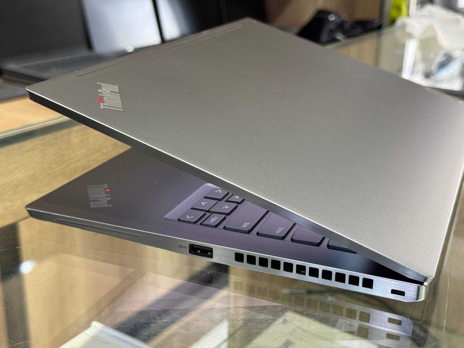 Lenovo ThinkPad T14s 4K IPS Core i7-1165G7  ram 16 ssd 256