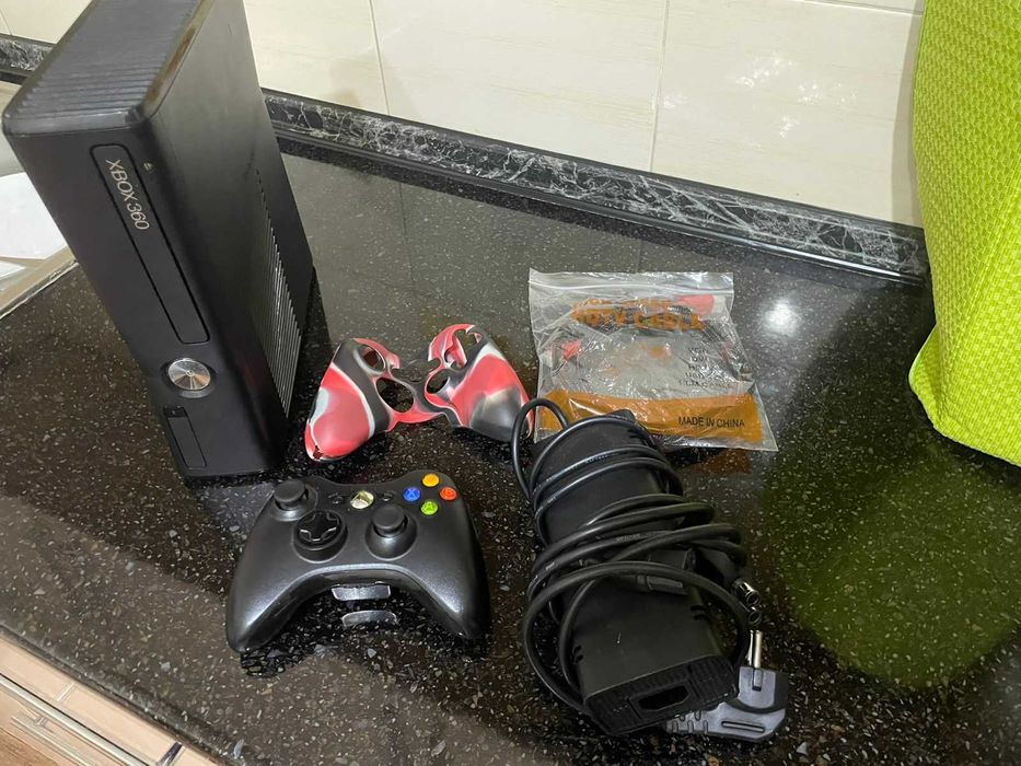 Xbox 360 slim много игр !