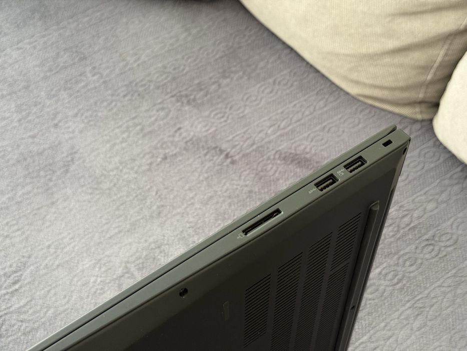 16’QHD+ IPS 600nits/i7-11850H/Thinkpad P1 Gen 4/RTX A2000/32B DDR4/512