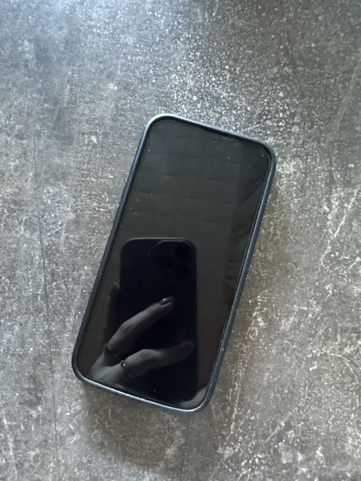 Продам iPhone 13