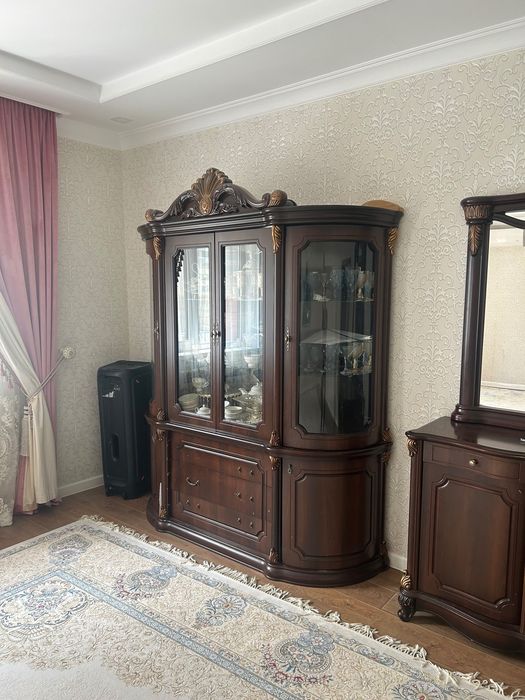 сервант пен айнасы бар комод (қонақ бөлме жиһазы)