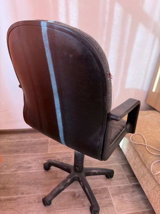 Стул-кресло на колесиках