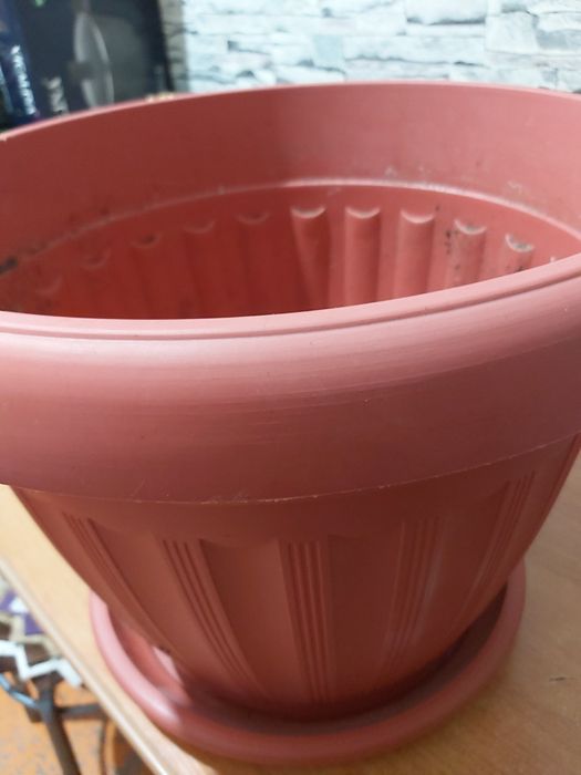 Вазон,горшок большой