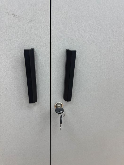 Шкаф серый для офиса