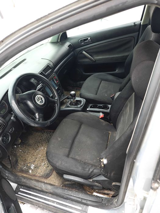 Mașina de vânzare passat b5 2003