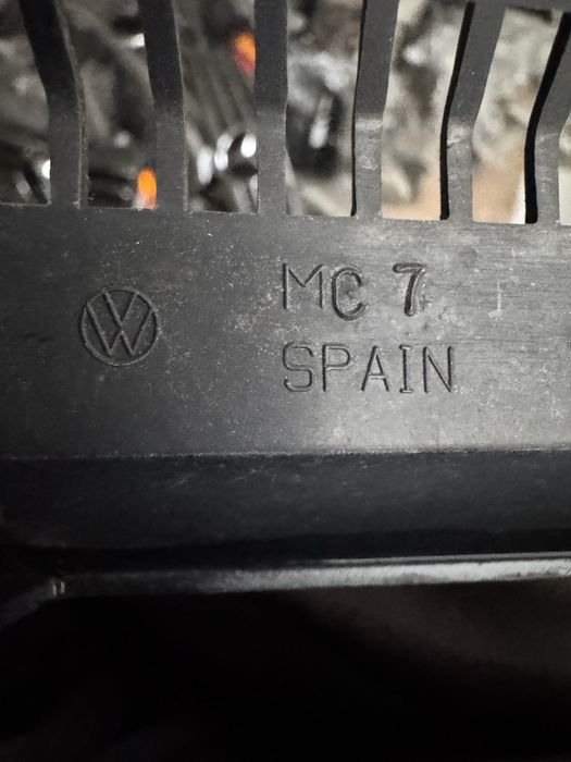 Оригинална решетка VW Polo 4 9N
