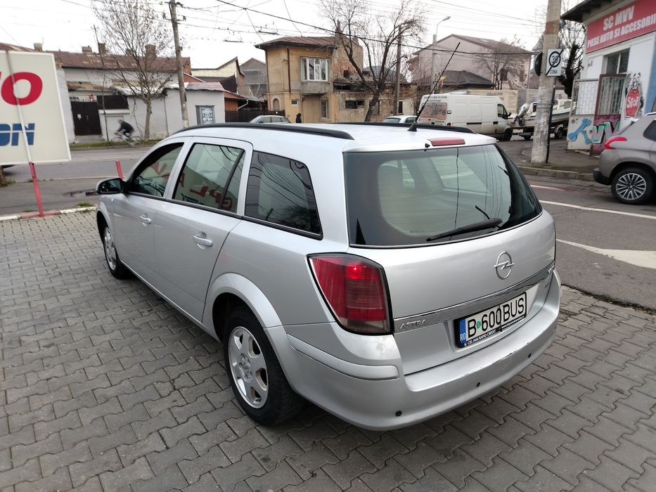 Vând Opel Astra h 17 tdi