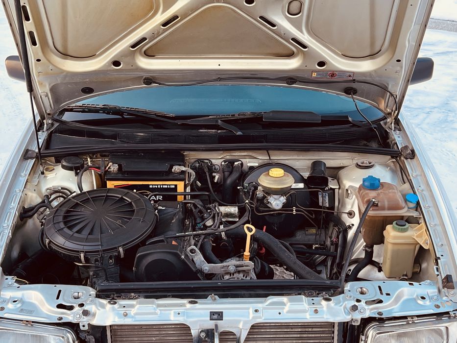 Audi 80 B4 автомат в отличном состоянии.