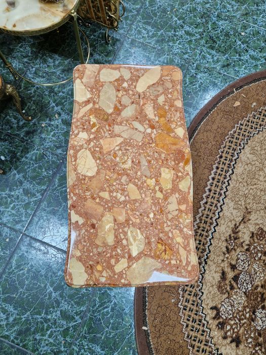 Чудесна антикварна бронзова масичка с мраморен плот