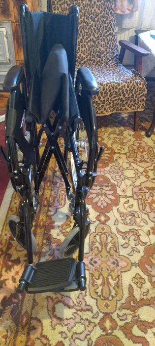 Cărucior pt handicap locomotor