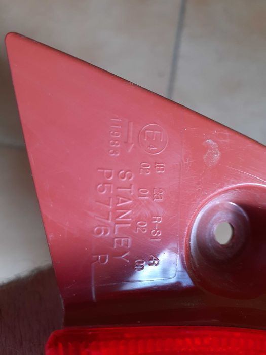 стоп заден десен за Мазда 2 леко спукан