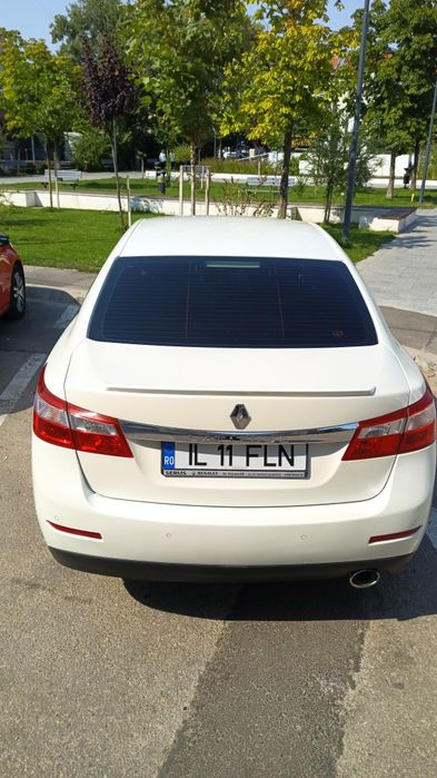 RENAULT Latitude 2013 — imagine 3