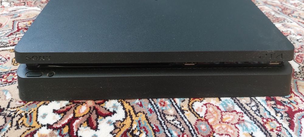 PS4 в отличном состоянии