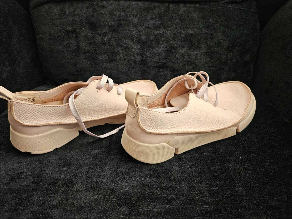 Дамски обувки Clarks - нови