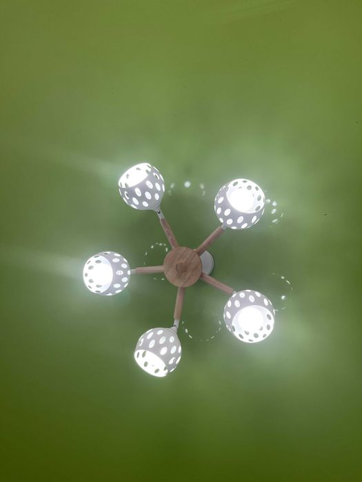 продам люстра  2 штук