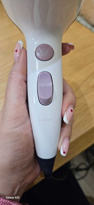 Сешоар Philips SalonDry Compact