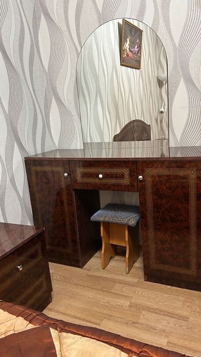 Спальный гарнитур