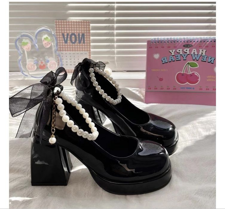 Продам туфли Accessories новые, 37 размер