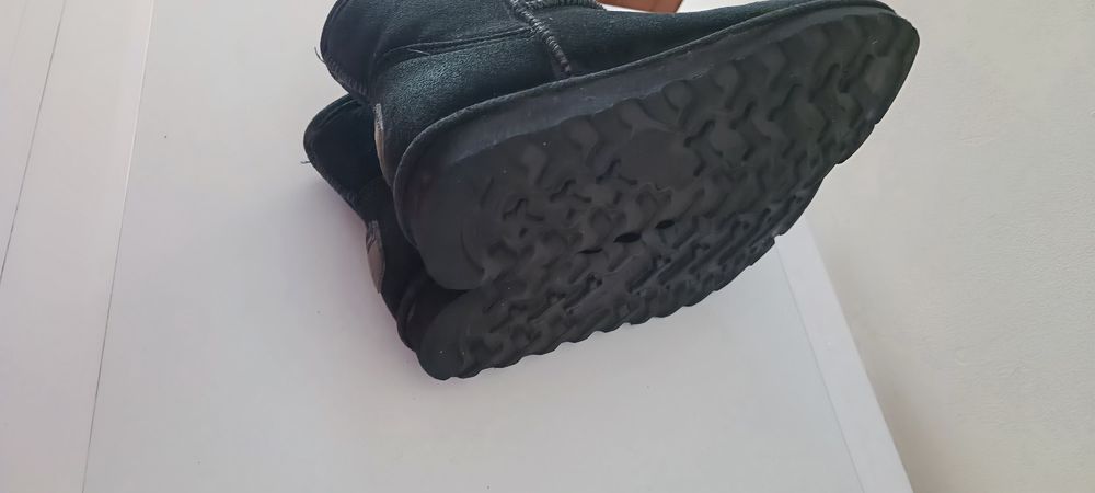 Ugg dama numarul 39