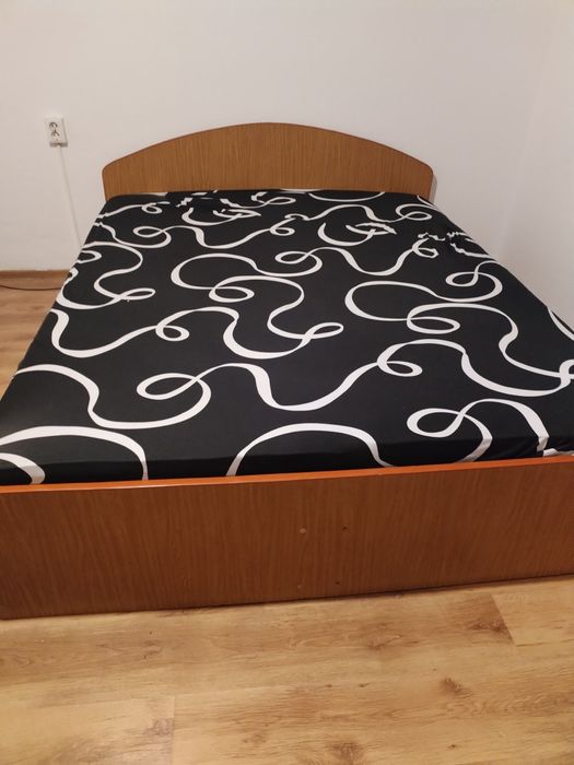 Pat din pal cu saltele   pt 2 persoane