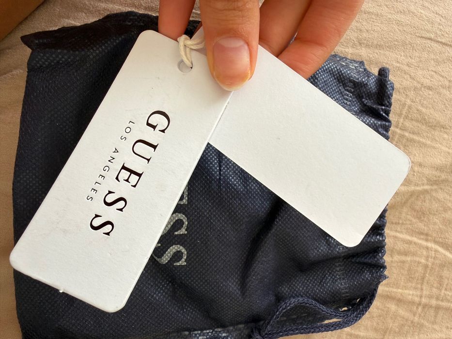 Тъмно сив дамски колан guess