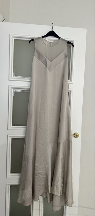 Продам платье BOSS