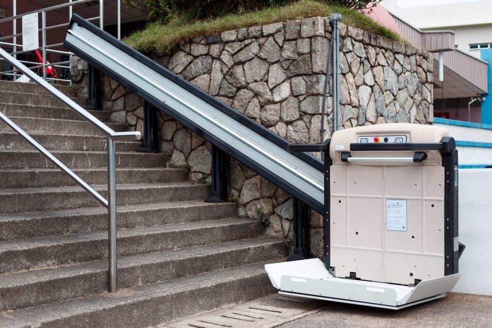 Lift vimec v46 cu platforma ptr scaun rotile