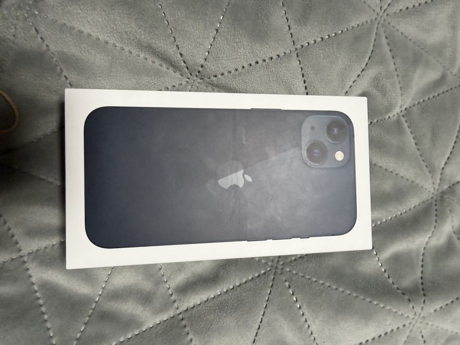 Iphone 13 128 gb  цвят midnight