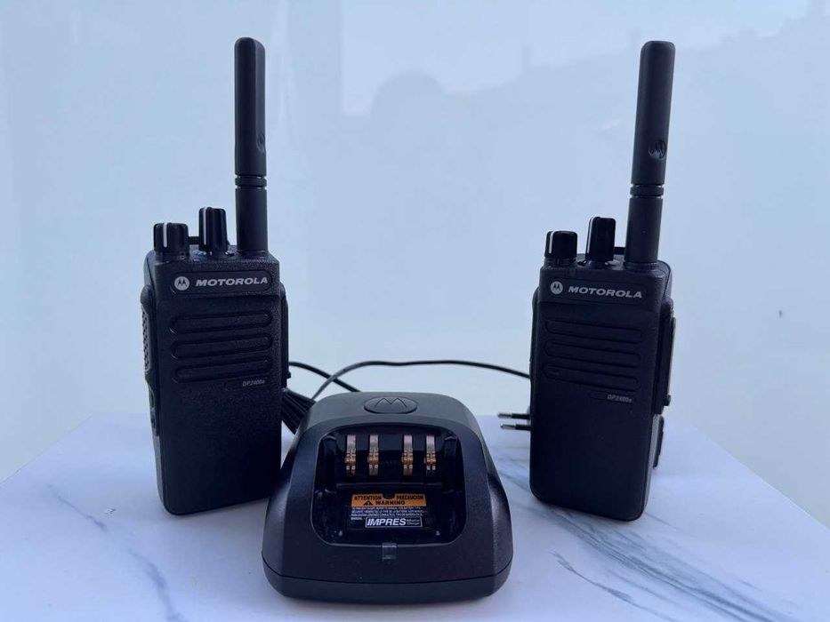 Motorola DP2400e DMR - нови/като нови, две радиа + оригинал батария + зарядно
