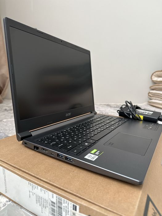 Игровой ноутбук Aser Aspire7