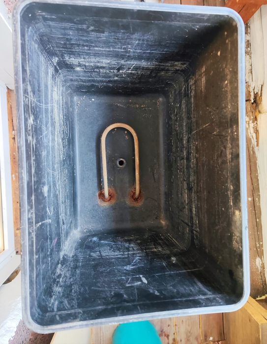 Продам водонагреватель 20 литров.