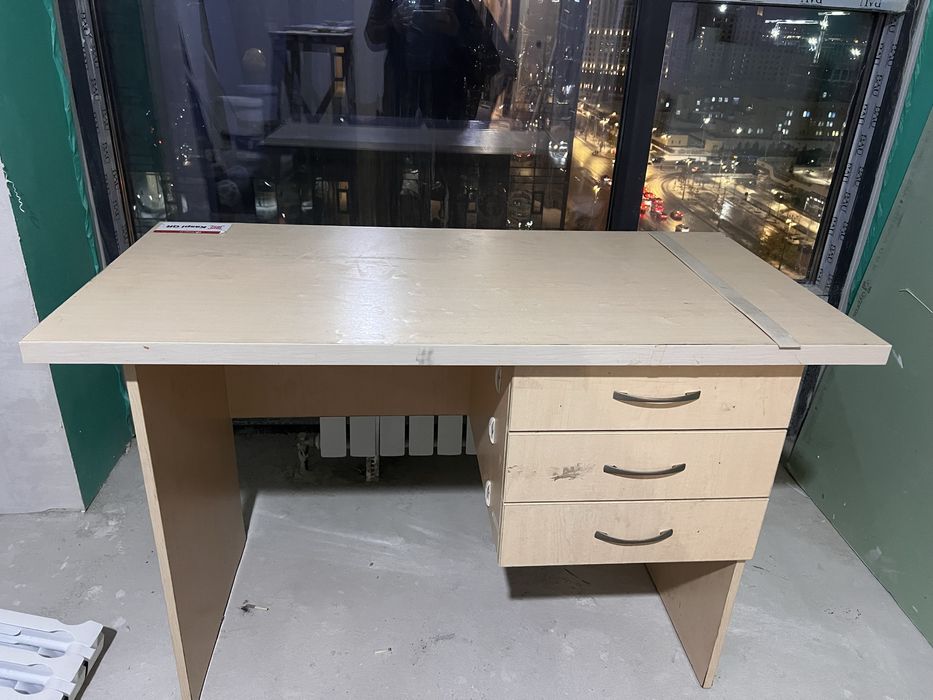 Стол компьютерный в зорошем состоянии