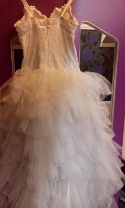 Vand rochii de ocazie si una de mireasa purtate doar o data