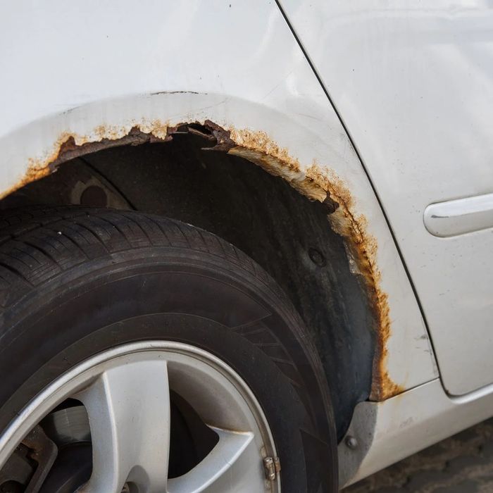 Кърпене, смяна на прагове и вежди.