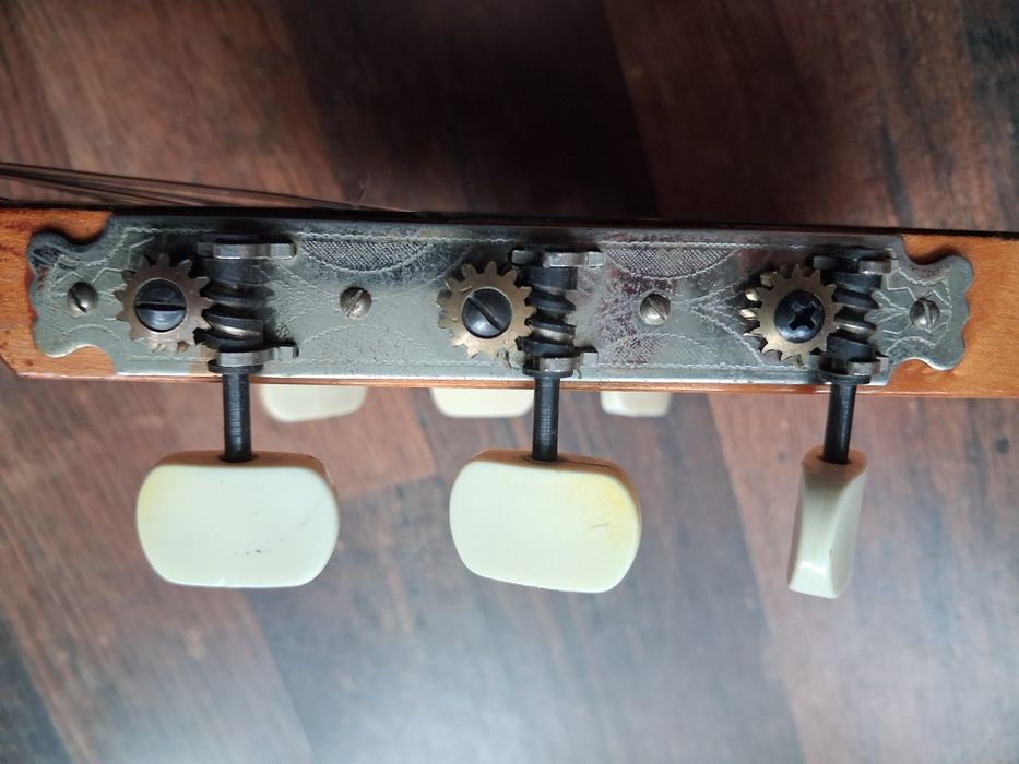 Акустична.  китара.