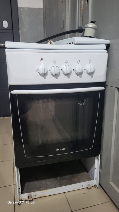 Газ-плита в хорошем состоянии.