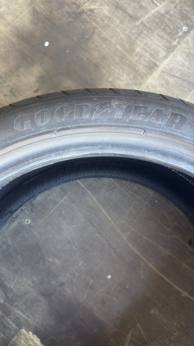 Летни гуми 19” Goodyer run flat