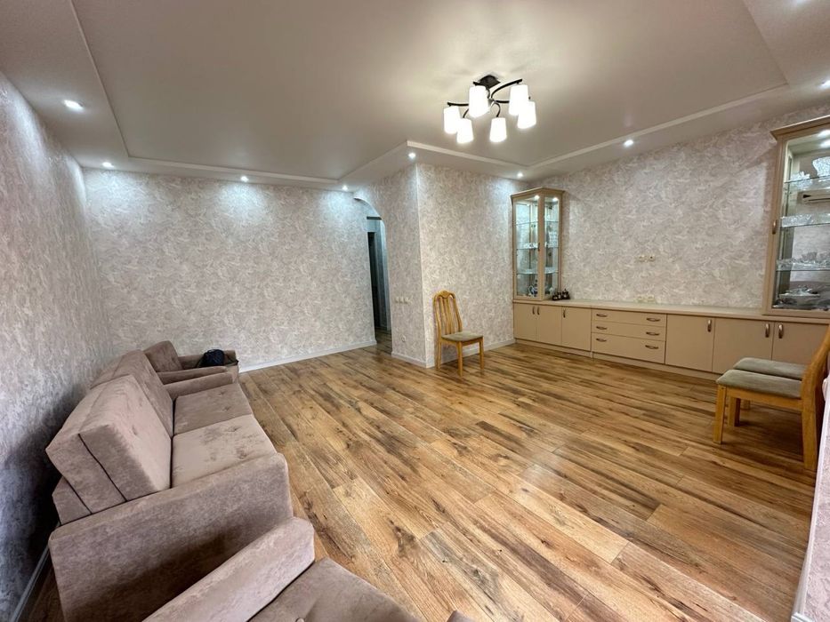 3/3/4 БИЙ, Генерал Петрова, 77 серия кирпич 2х6 мебель техника, 80м2