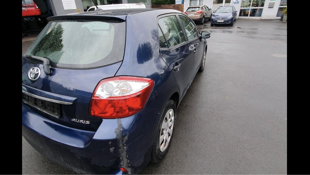 Продава се само на части Toyota Auris 1.33