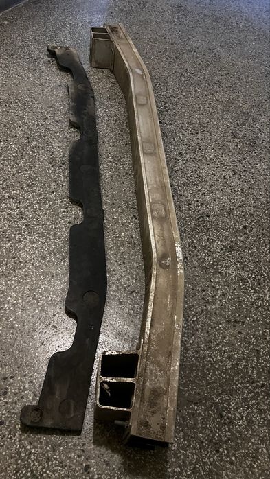 Продавам задна греда за броя от Toyota Rav4 III (XA30)