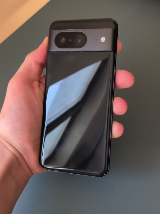Google Pixel 8 128GB / 8GB RAM + Spigen кейс