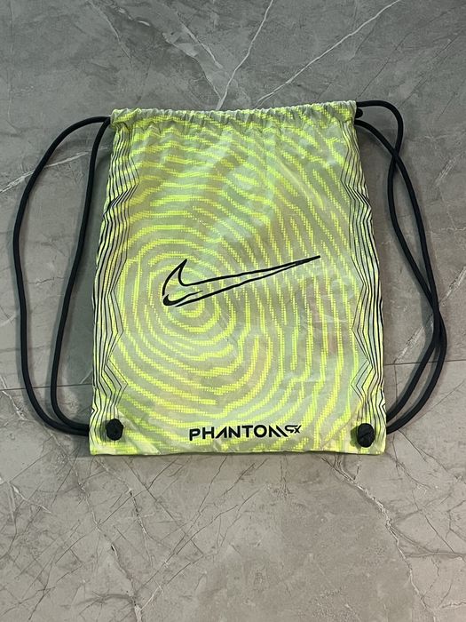 Футболни бутонки Nike Phantom Gx