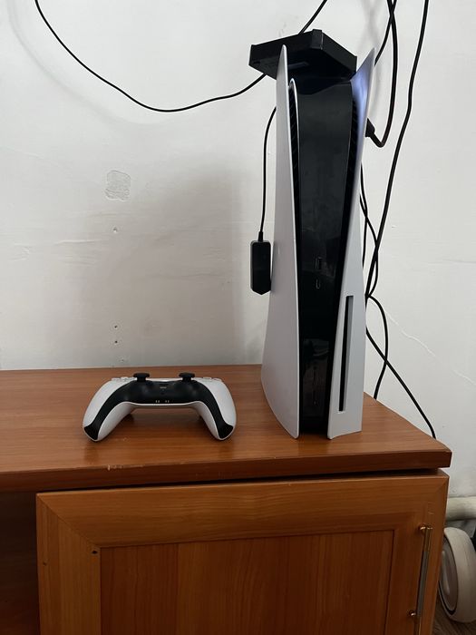 Продам ПС5 250 тыысяч